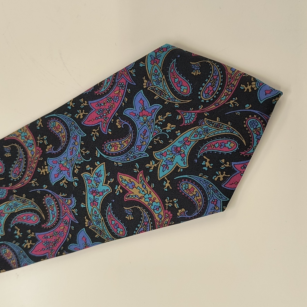 - Christian Dior Paisley Silk Tie Black Background EUC
